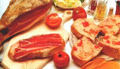 Bread with tomato and ham